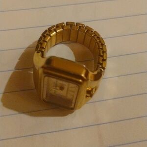 Fossil clock ring